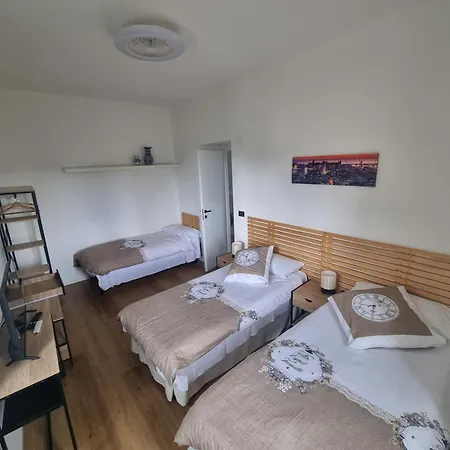 Wildflowers House - Japartments Apartman *