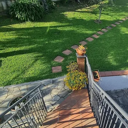 Wildflowers House - Japartments Apartman